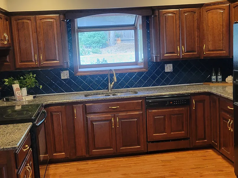 2505 Avondale Dr — Photo 8