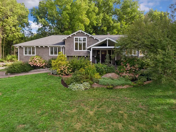 800 Brown Rd N, Long Lake, MN 55356