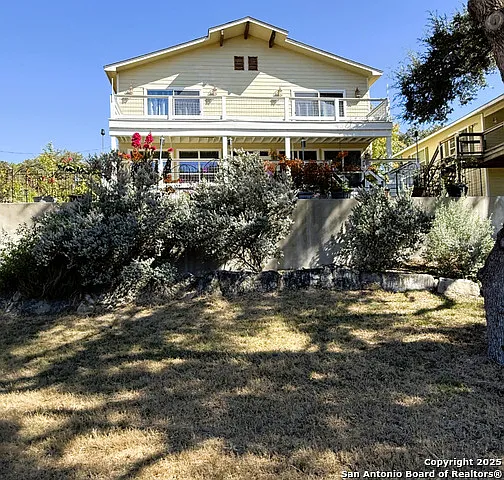 3 bed, 2.5 bath, 2944 sqft, $2,200 — Photo 3