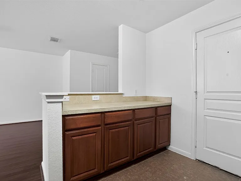 1618 Grable Cove Ln — Photo 13