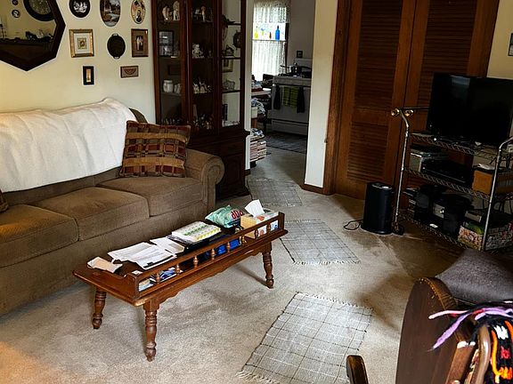 5th image of 612 N Oakwood St