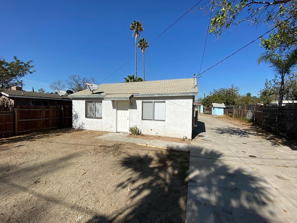 1st image of 15756 Merrill Ave