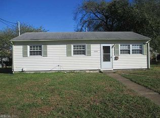 1502 Addison Rd, Hampton, VA 23663