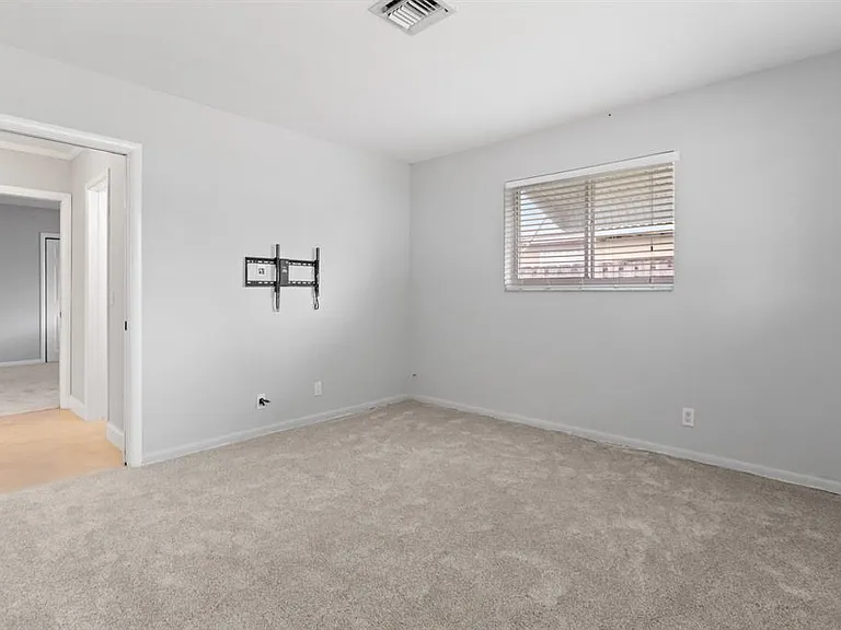 5281 SW 4th Ct — Photo 3