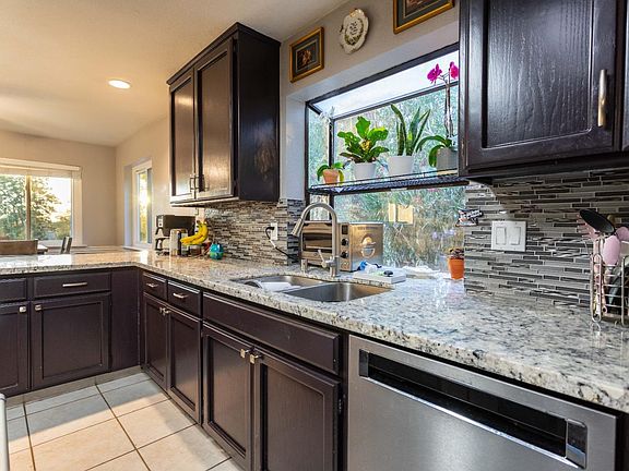 3rd image of 224 Oak Canyon Way #1