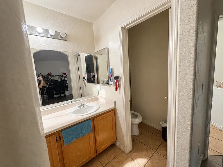 Master Bedroom Bathroom