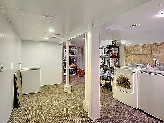 HUGE utility room!