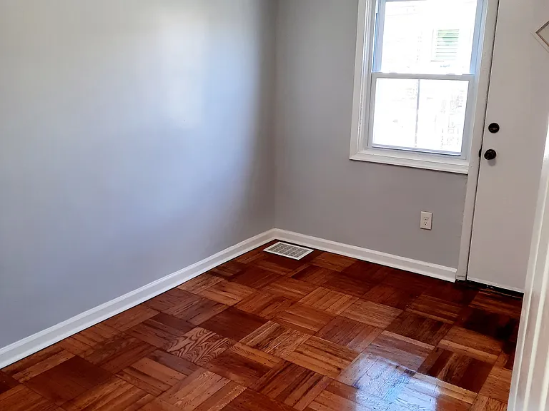 5316 Glenloch St — Photo 7