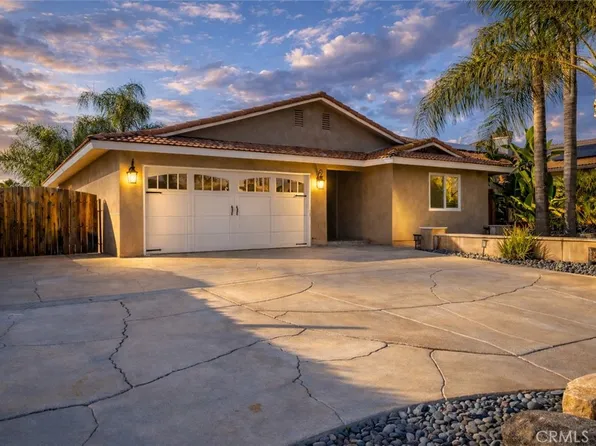 30205 Channel Way Dr, Canyon Lake, CA 92587