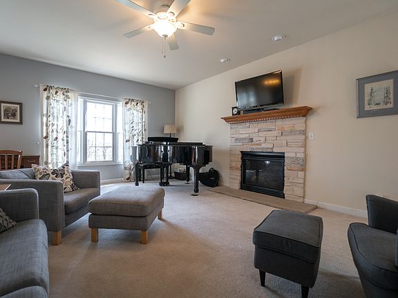 5th image of 238 Marquette Pl S