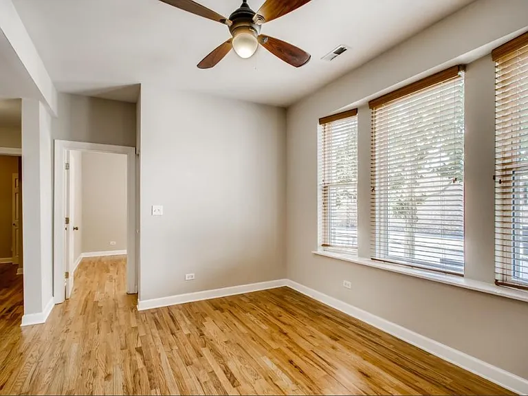 2403 N Hamlin Ave #1S — Photo 2