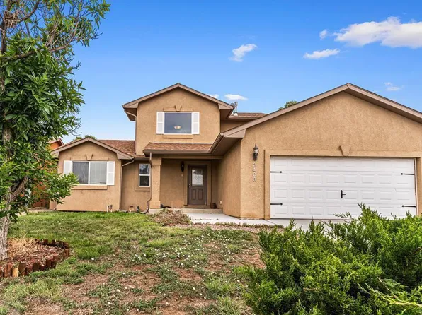 2403 Meadowlark Ln, Pueblo, CO 81008