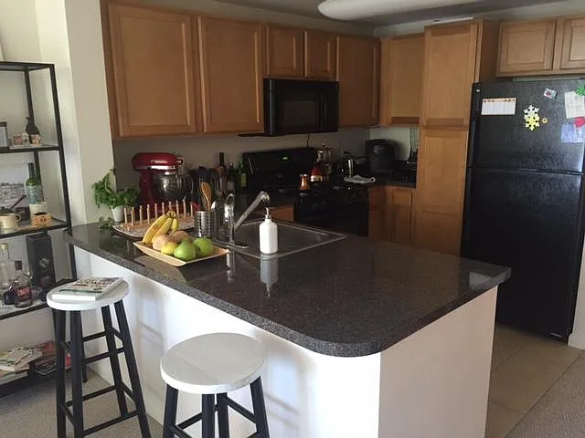 Appliances have been upgraded. See next pic of kitchen.