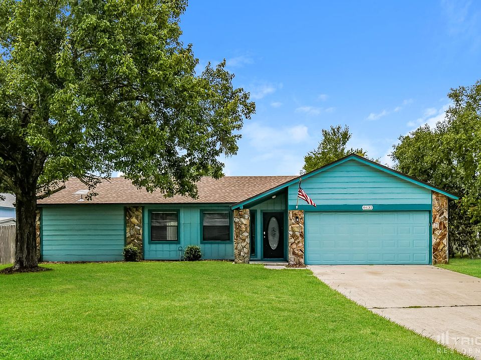 1st image of 8432 Spencers Trace Ct