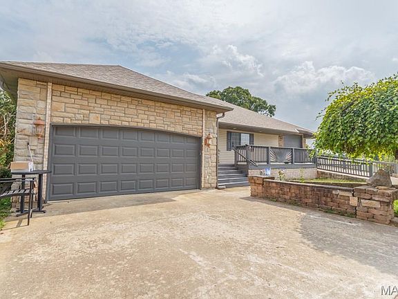 3rd image of 13750 Grouse Ln