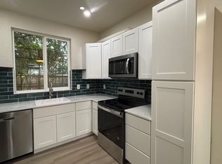 910 Alta Loma Dr #2, Corona, CA 92882