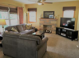 1423 County Road East W #W, Saint Paul, MN 55112