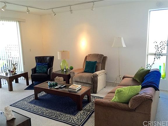 4th image of 5243 Yarmouth Ave Unit 32