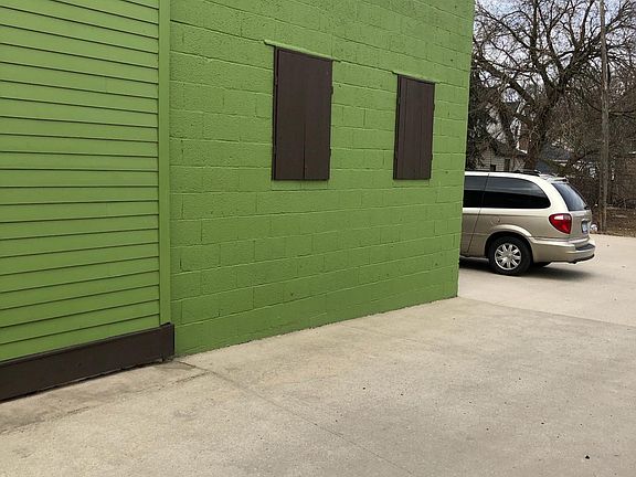 2nd image of 929 Fulton St E #2