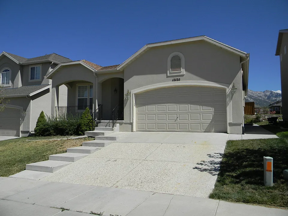 15135 S Auburn Ridge Ln
