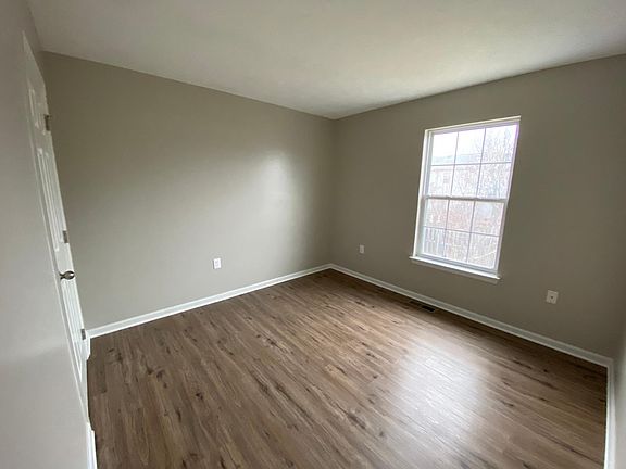 4th image of 213 Stratford Dr
