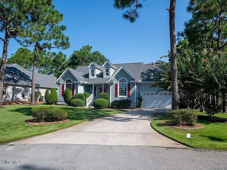 3326 Saint James Dr SE — Photo 2