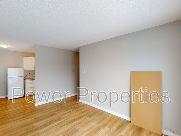 4th image of 128 26th Ave NW
