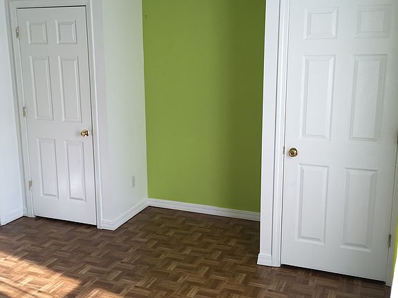 3rd image of 7467 Country Brook Dr