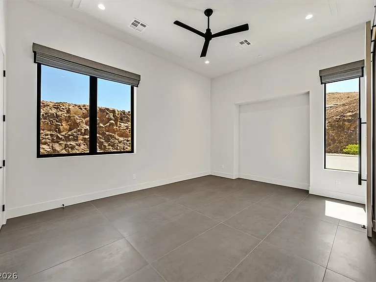 692 Scenic Cliff Dr — Photo 44