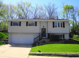 2084 Concord Ct, Dubuque, IA 52003