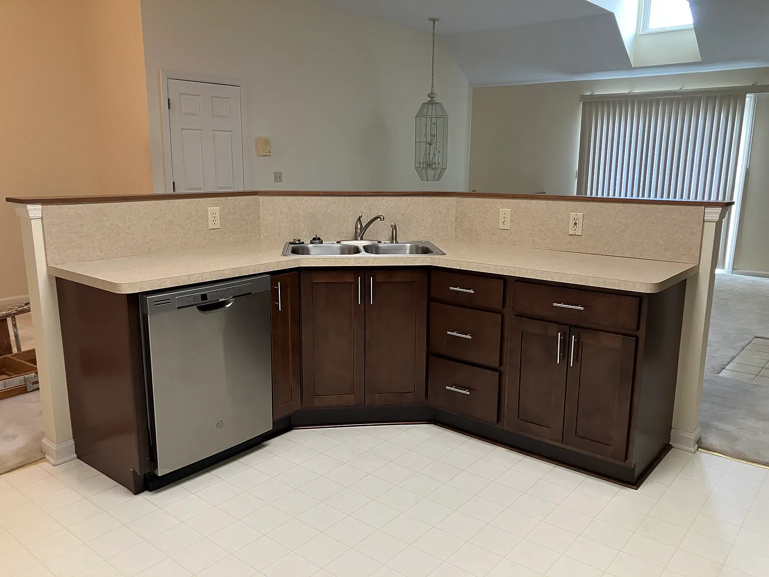 2 bed, 1278 sqft, $1,750 — Photo 3