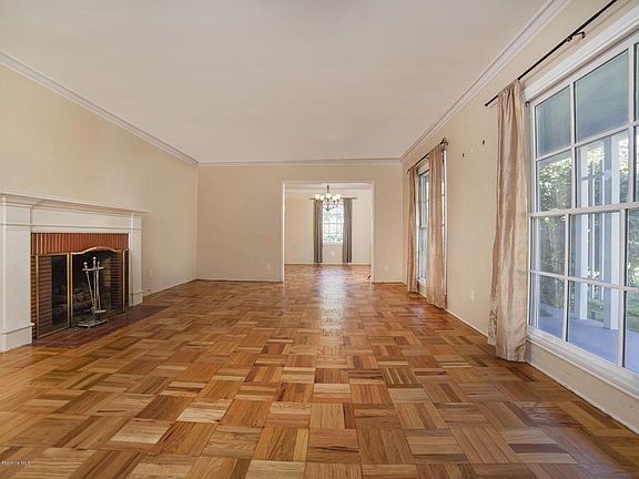 3rd image of 2660 Huntington Dr