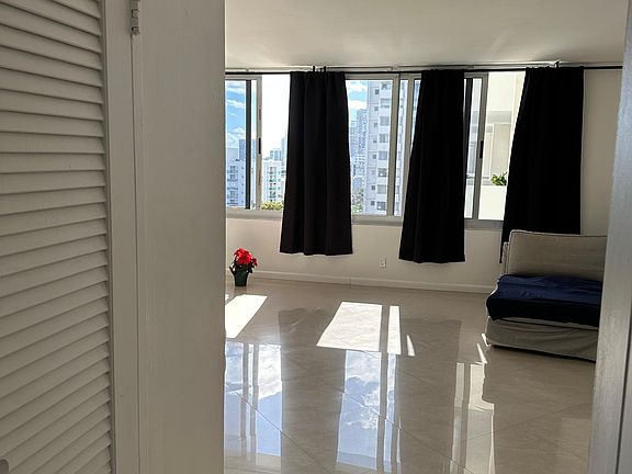3rd image of 1200 West Ave APT 914