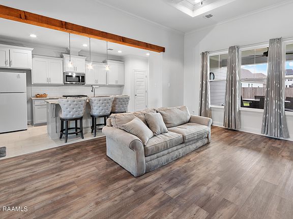 5th image of 103 Embark Ln