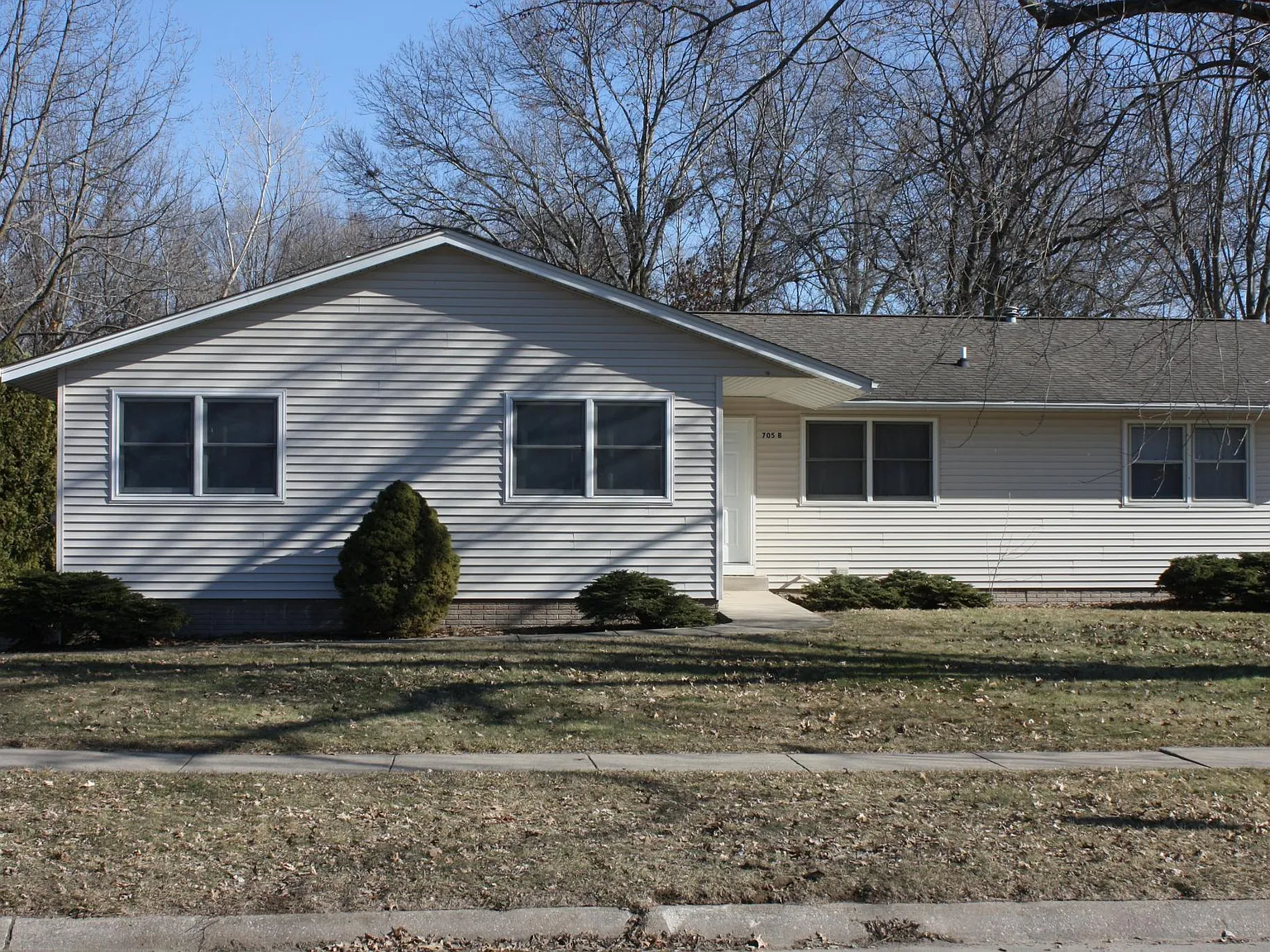 2 bed, 1500 sqft, $1,200 — Photo 1