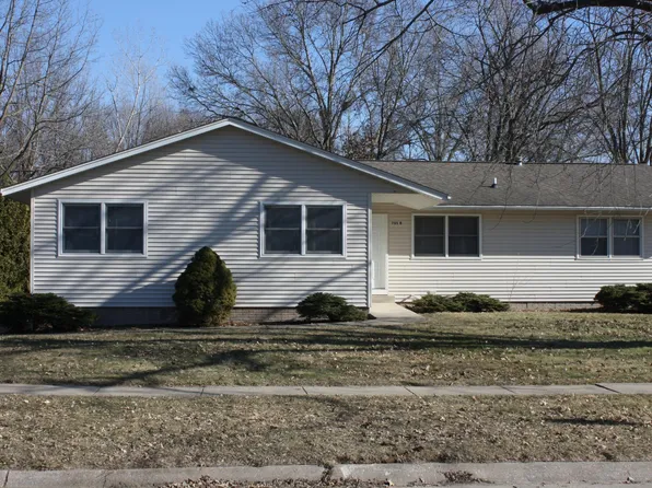 705 18th Ave #B, Coralville, IA 52241