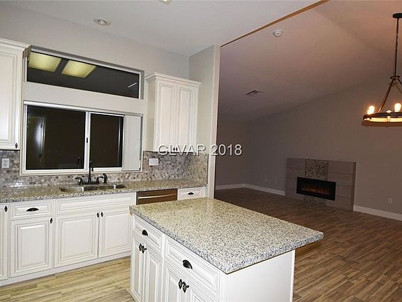 3rd image of 2825 Byron Dr #0