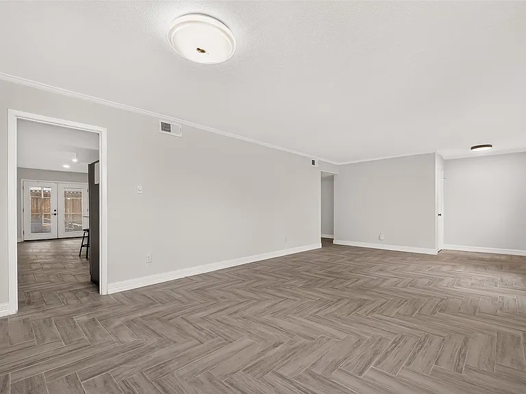10383 Briar Forest Dr — Photo 7