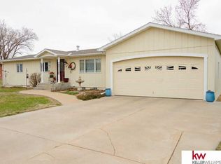 16 Oak Ridge Rd, Superior, NE 68978