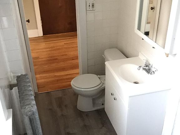 5th image of 838 W Sunnyside Ave APT 3W