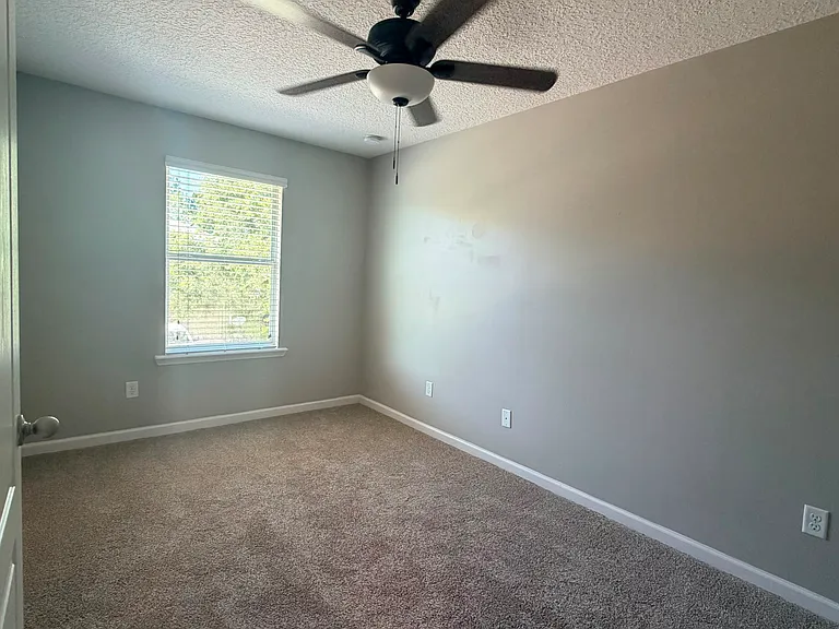 2755 Hollybrook Ln — Photo 23