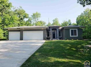 2325 NW 46th Ter, Topeka, KS 66618