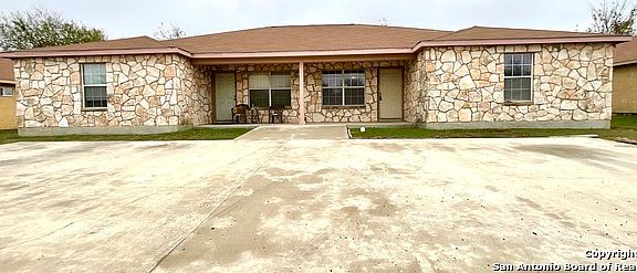 2nd image of 7560 Oak Chase