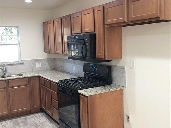 2nd image of 1708 Karen Ln