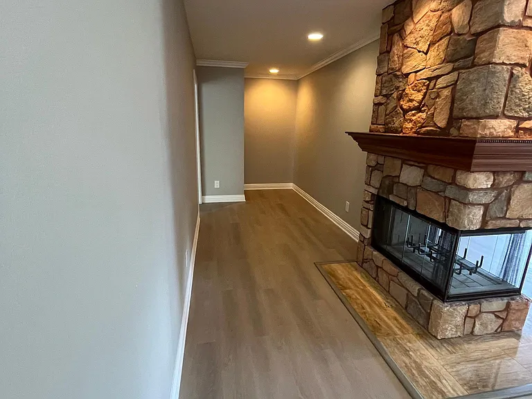 407 N Clinton St — Photo 12