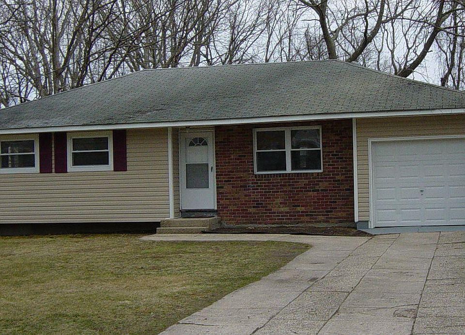 1st image of 2335 Cedar Ave