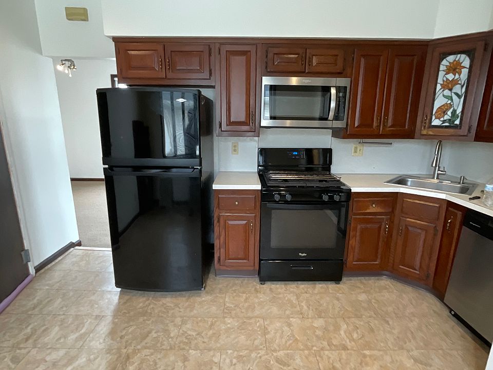 1st image of 228 Meadow Ln Floor 2