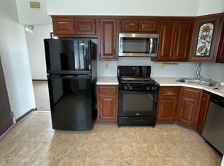 228 Meadow Ln Floor 2, Secaucus, NJ 07094