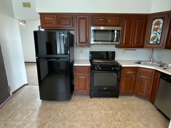 228 Meadow Ln Floor 2, Secaucus, NJ 07094