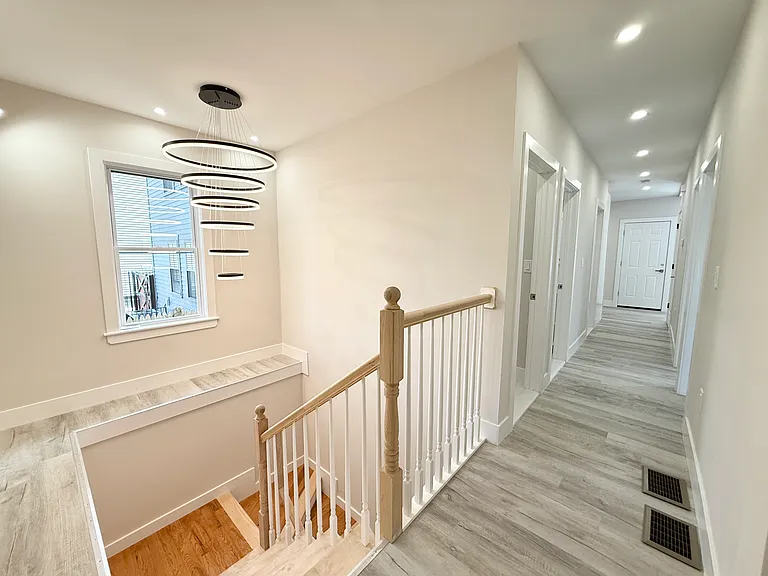 10 Cawfield St #1R — Photo 3